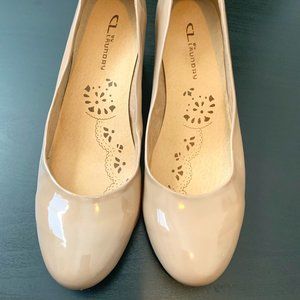 CL by Laundry Beige Block Heel Pumps